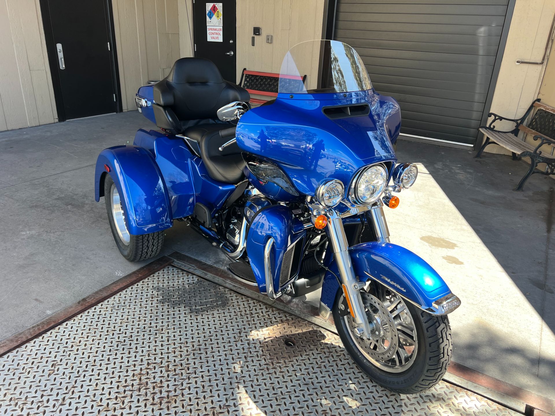 2024 Harley-Davidson Tri Glide® Ultra in Colorado Springs, Colorado - Photo 2