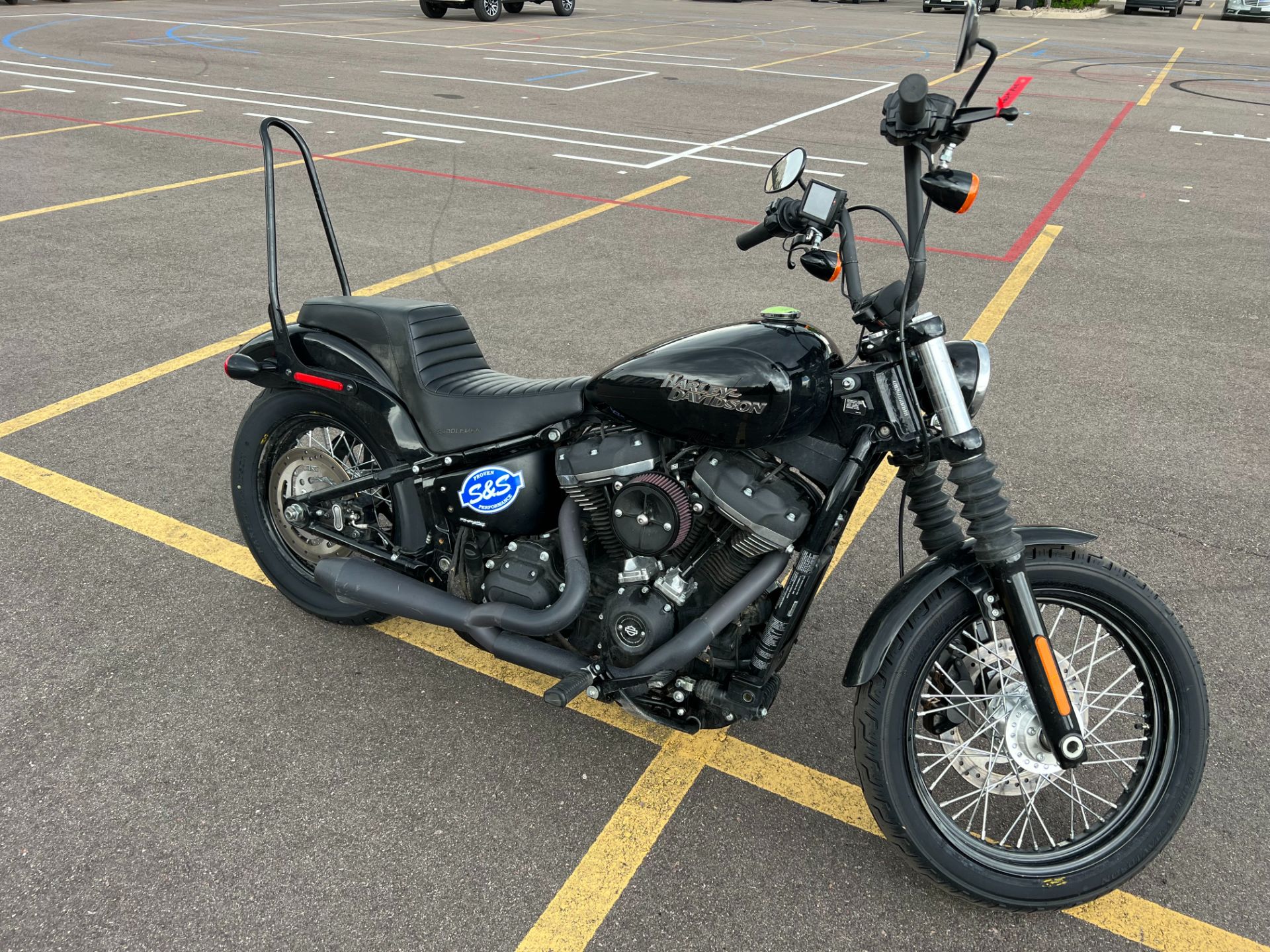 2018 Harley-Davidson Street Bob® 107 in Colorado Springs, Colorado - Photo 2