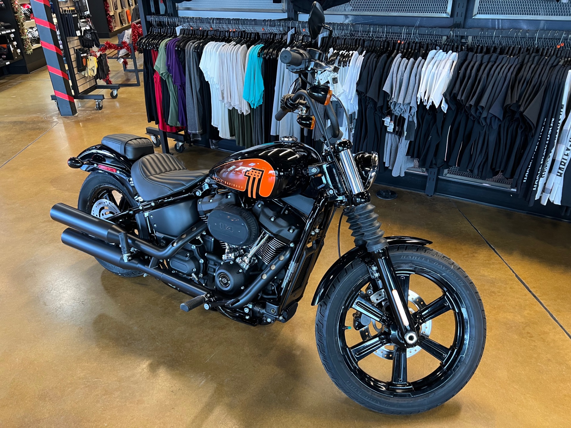 2022 Harley-Davidson Street Bob® 114 in Colorado Springs, Colorado - Photo 2