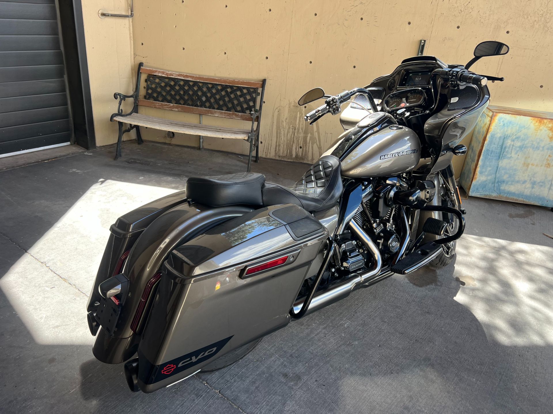 2021 Harley-Davidson CVO™ Road Glide® in Colorado Springs, Colorado - Photo 8