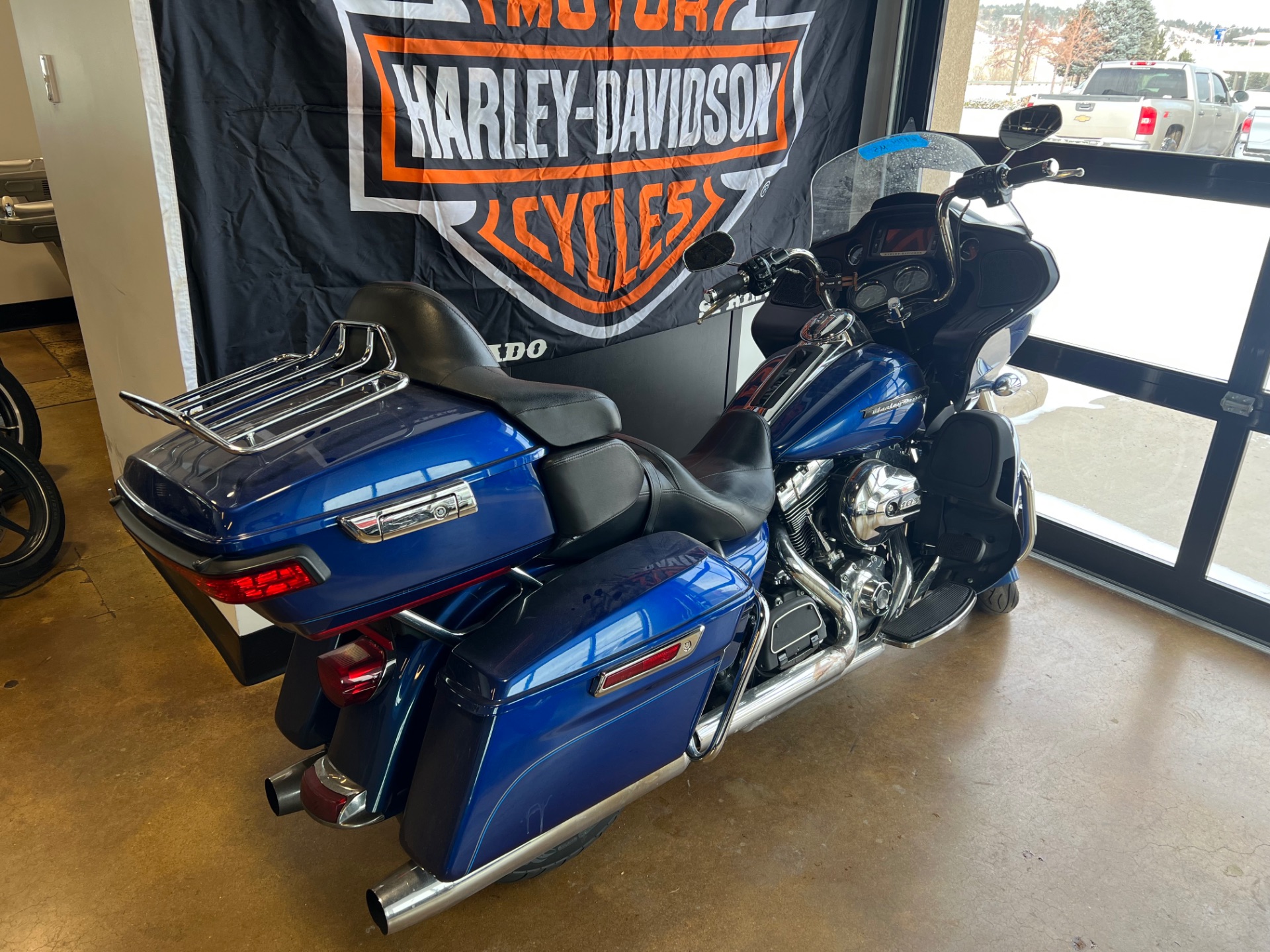 2016 Harley-Davidson Road Glide® Ultra in Colorado Springs, Colorado - Photo 8