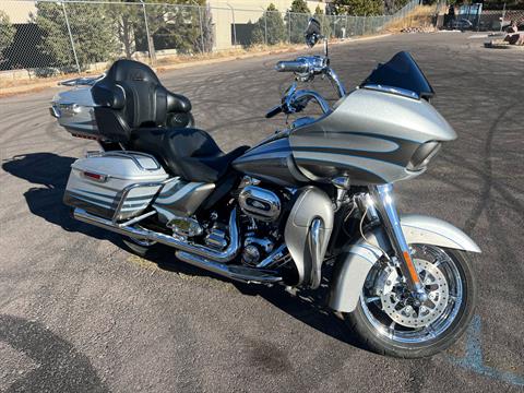 2016 Harley-Davidson CVO™ Road Glide™ Ultra in Colorado Springs, Colorado - Photo 2