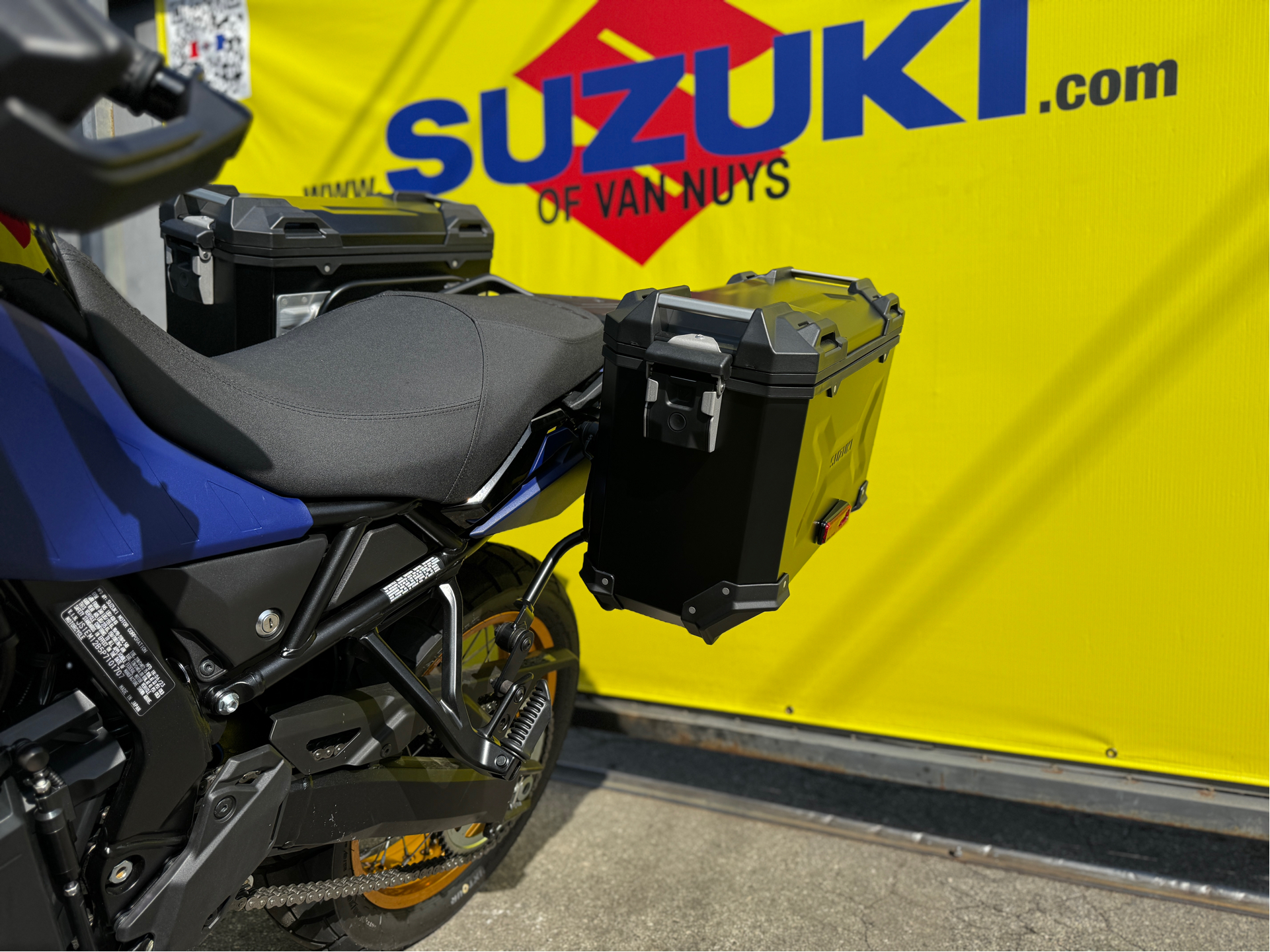 2023 Suzuki V-Strom 800DE Adventure in Van Nuys, California - Photo 3