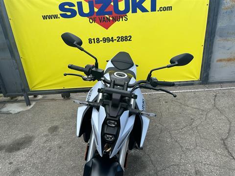 2024 Suzuki GSX-8S in Van Nuys, California - Photo 4