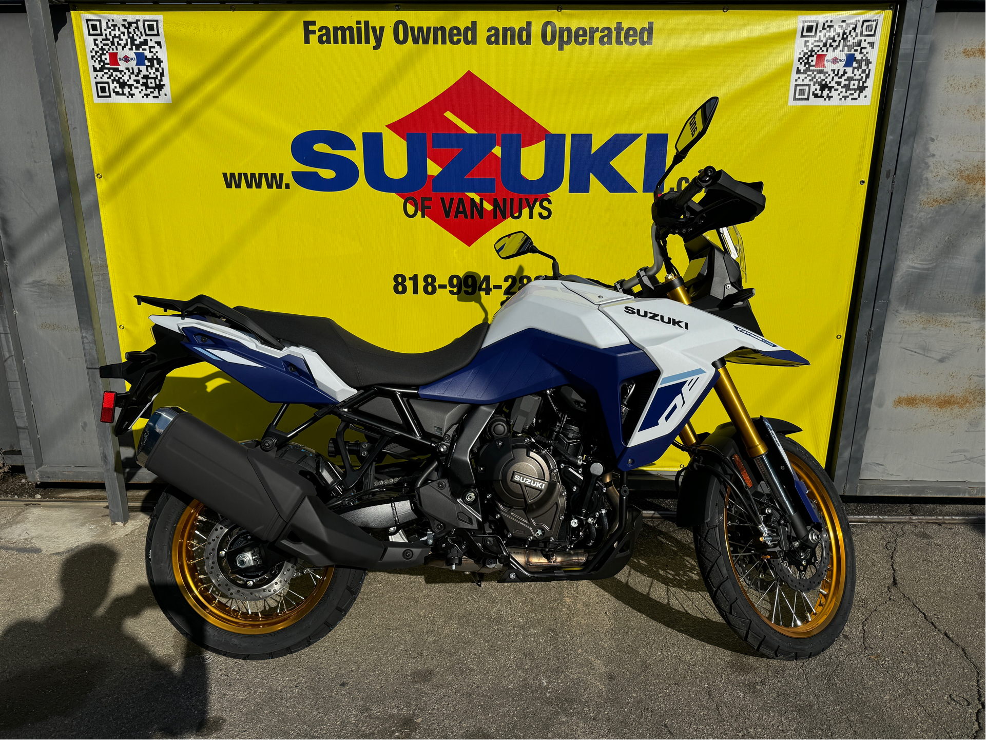 2024 Suzuki V-Strom 800DE in Van Nuys, California - Photo 1