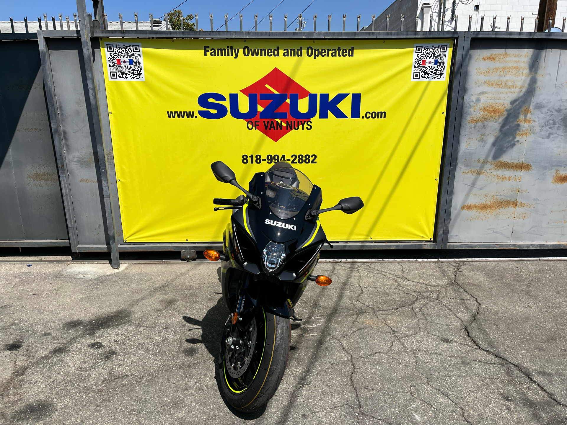 2023 Suzuki GSX-R1000 in Van Nuys, California - Photo 2