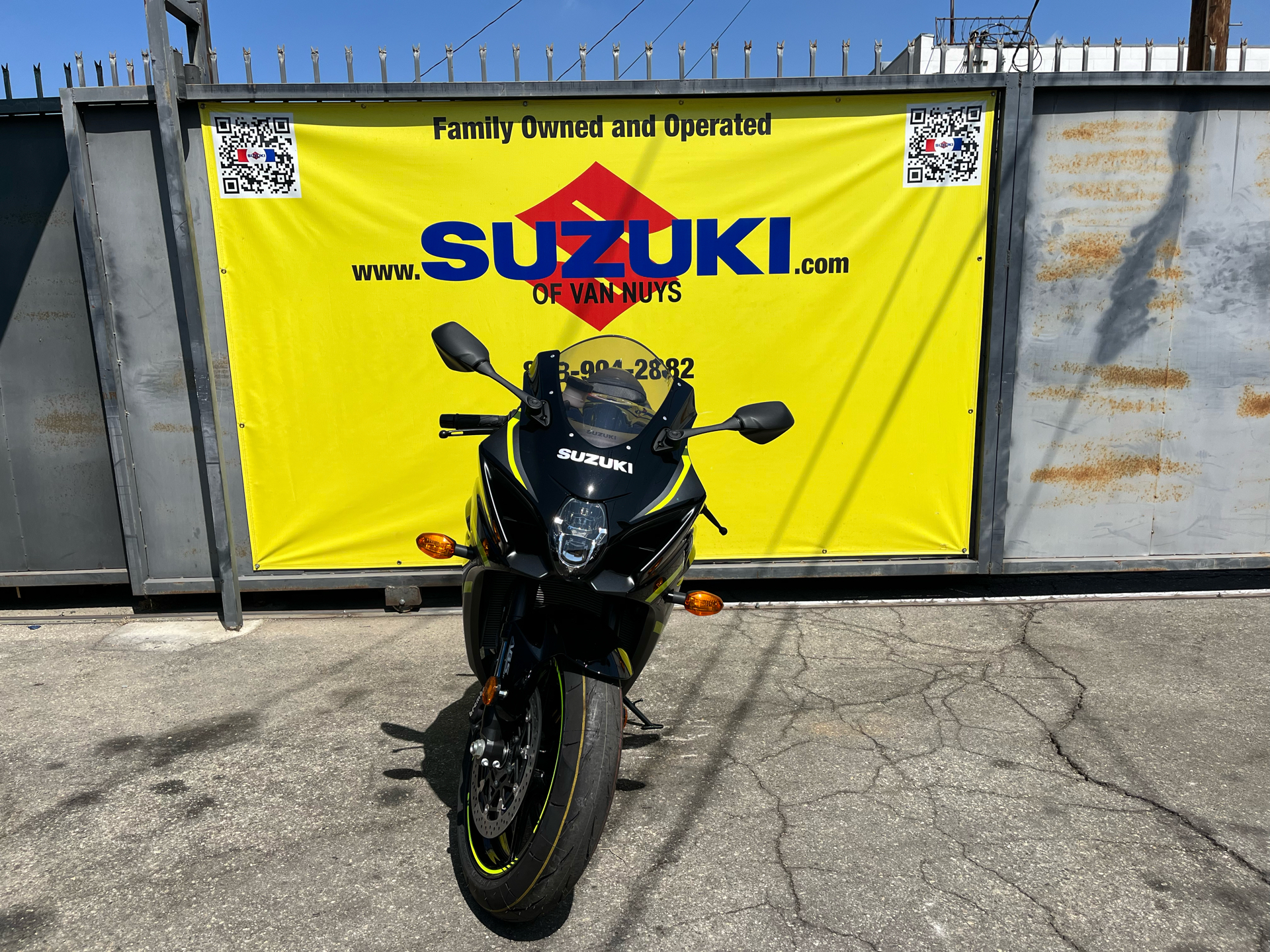 2023 Suzuki GSX-R1000 in Van Nuys, California - Photo 11