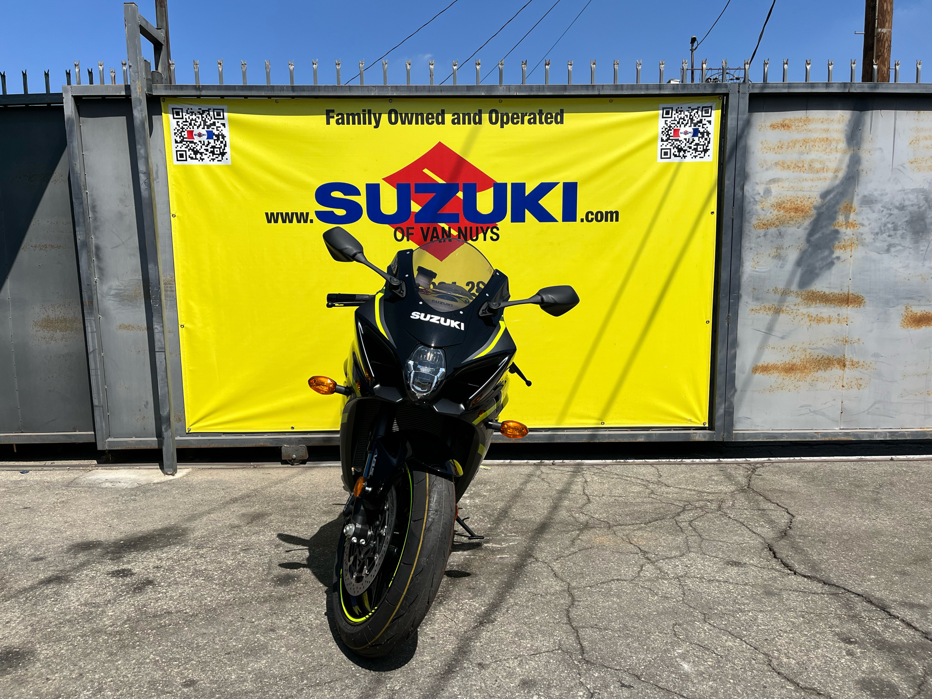 2023 Suzuki GSX-R1000 in Van Nuys, California - Photo 12