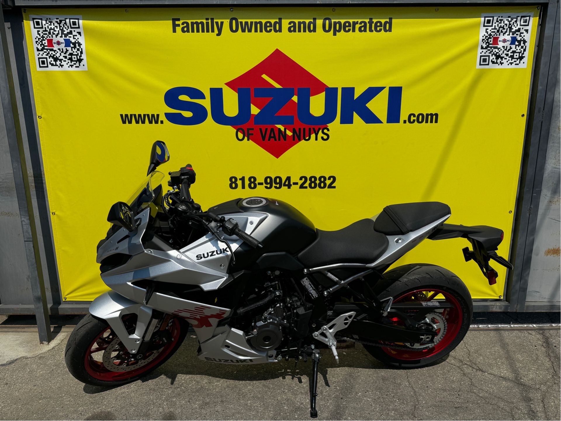 2024 Suzuki GSX-8R in Van Nuys, California - Photo 4