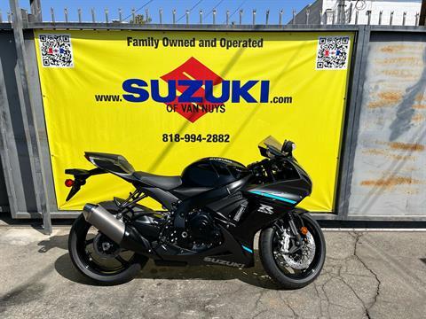 2024 Suzuki GSX-R600 in Van Nuys, California - Photo 2