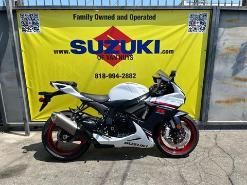 2024 Suzuki GSX-R600 in Van Nuys, California - Photo 2