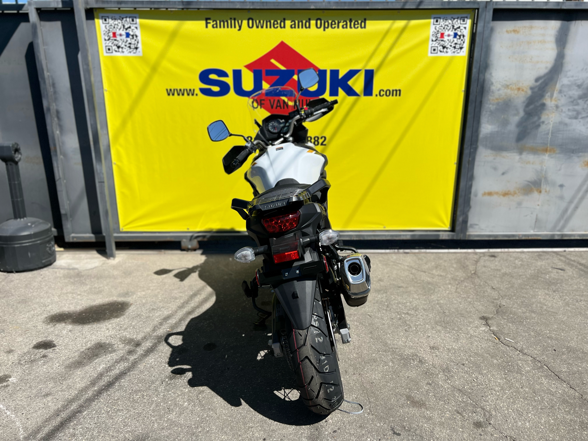 2023 Suzuki V-Strom 650XT in Van Nuys, California - Photo 6