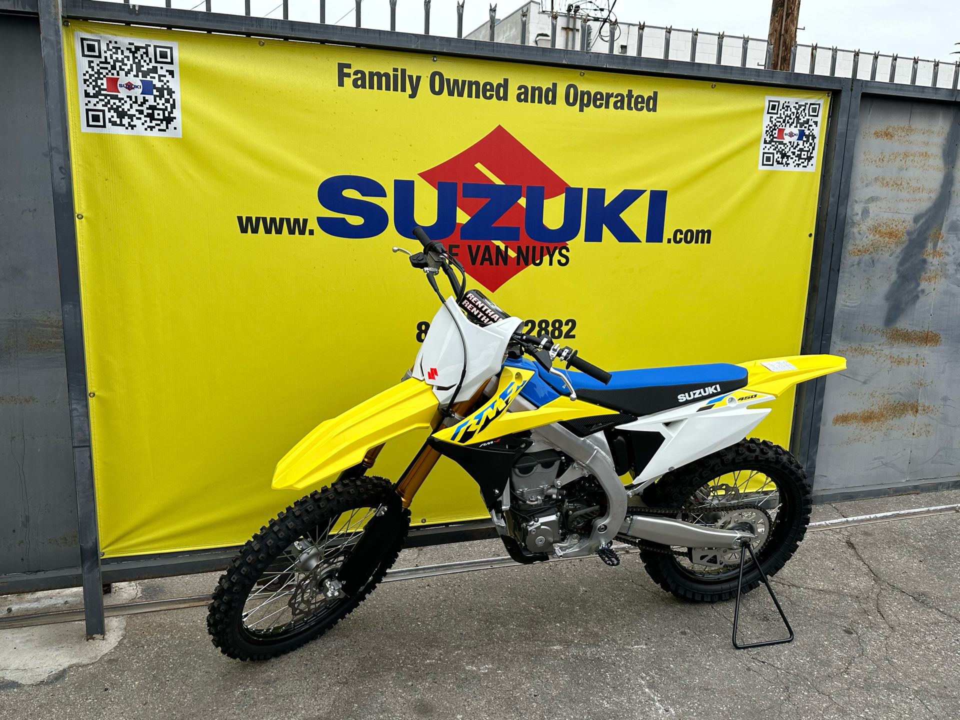 2023 Suzuki RM-Z450 in Van Nuys, California - Photo 2