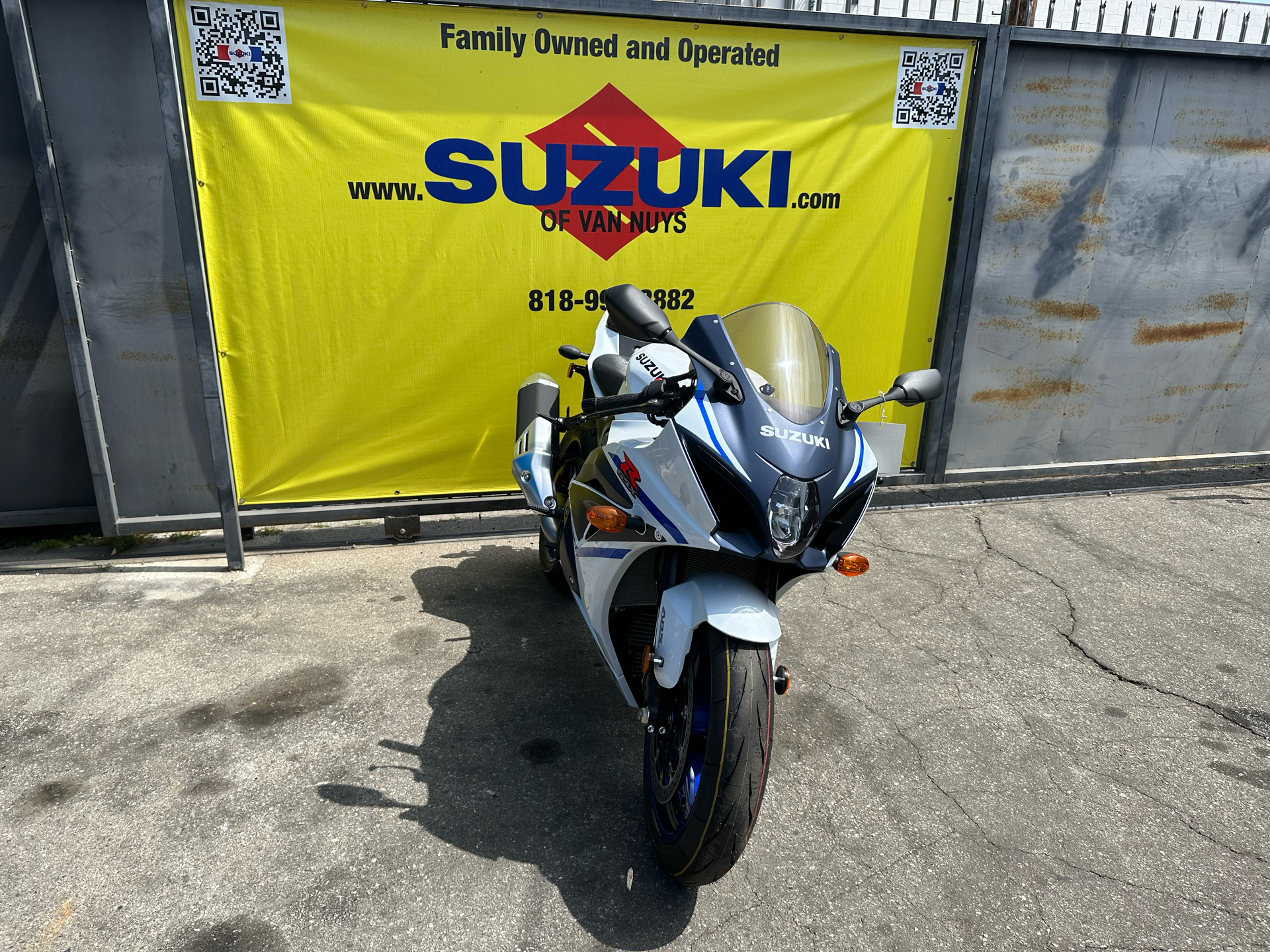 2023 Suzuki GSX-R1000 in Van Nuys, California - Photo 3