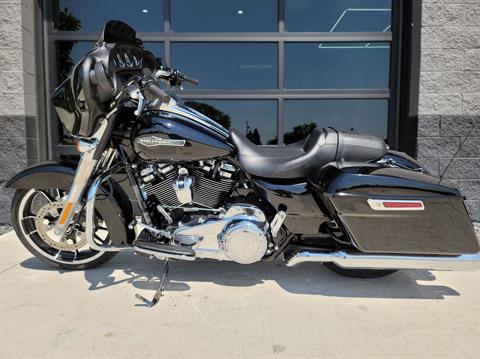 2022 Harley-Davidson Street Glide® in Kenosha, Wisconsin - Photo 8