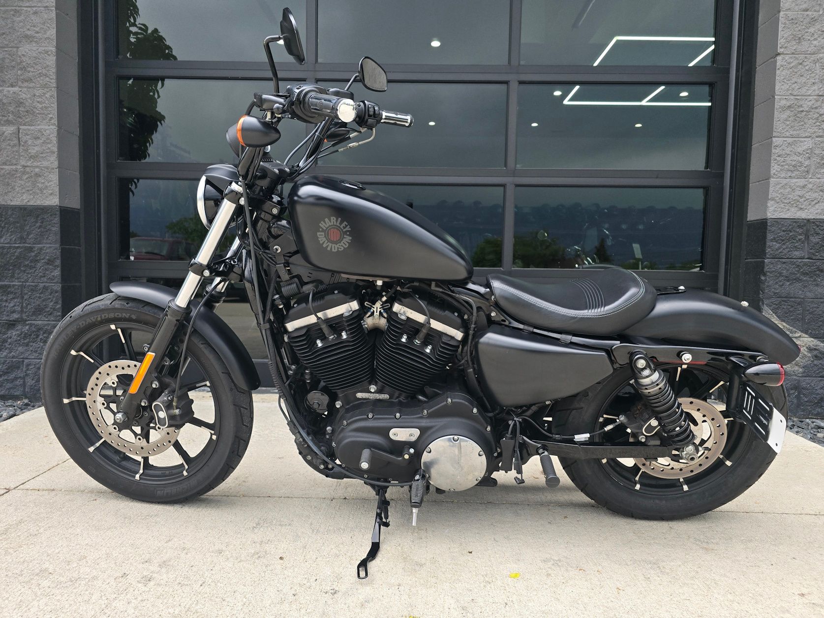 2019 Harley-Davidson Iron 883™ in Kenosha, Wisconsin - Photo 2