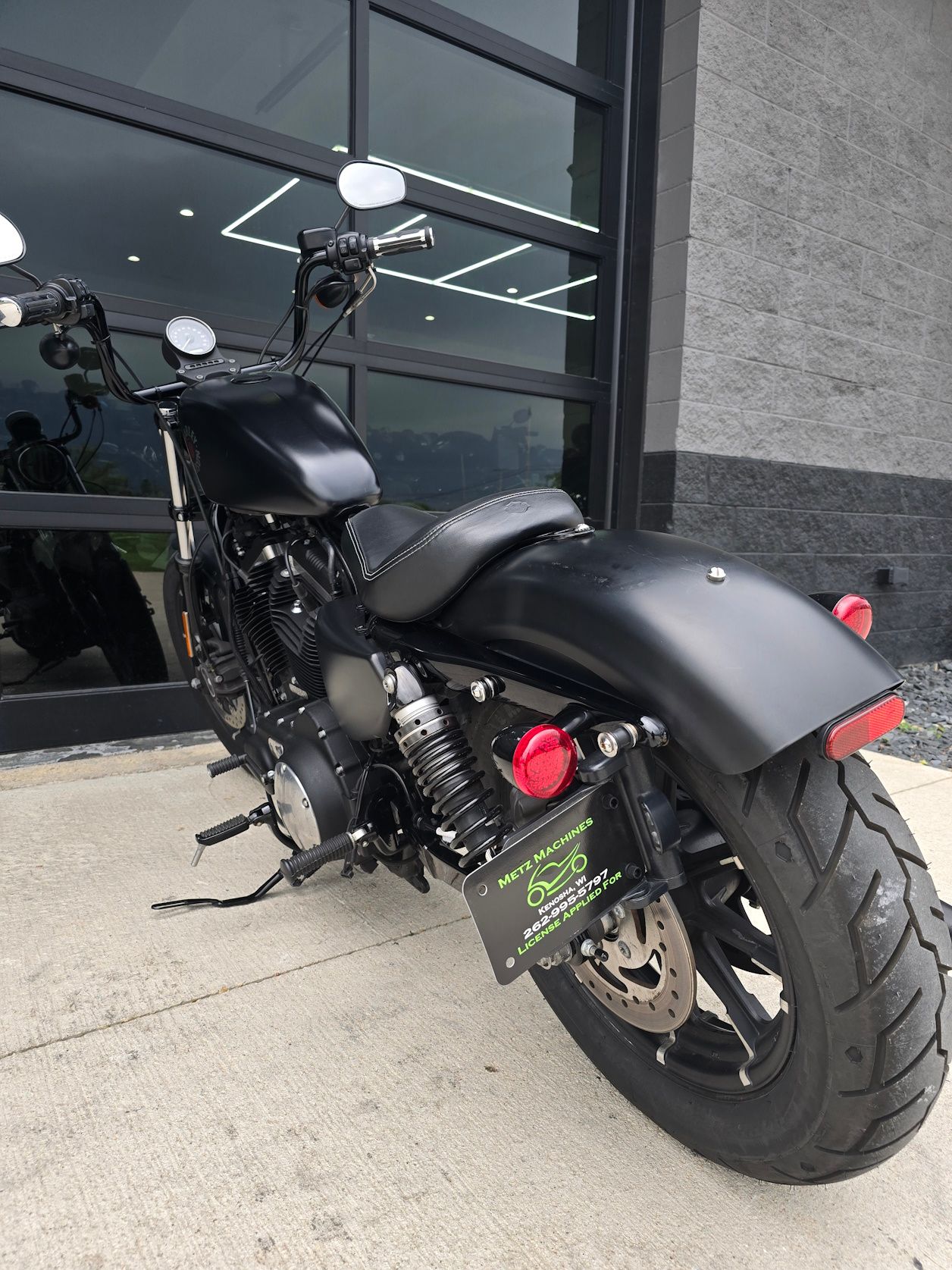 2019 Harley-Davidson Iron 883™ in Kenosha, Wisconsin - Photo 6