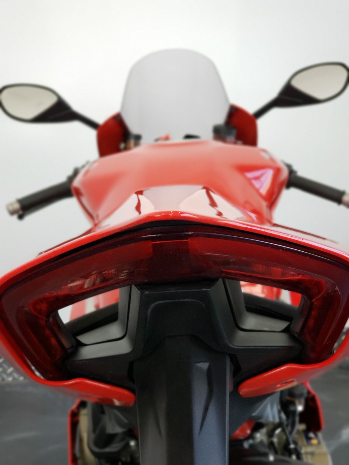 2018 Ducati Panigale V4 in Kenosha, Wisconsin - Photo 12