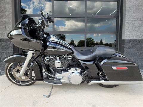 2021 Harley-Davidson Road Glide® in Kenosha, Wisconsin - Photo 2