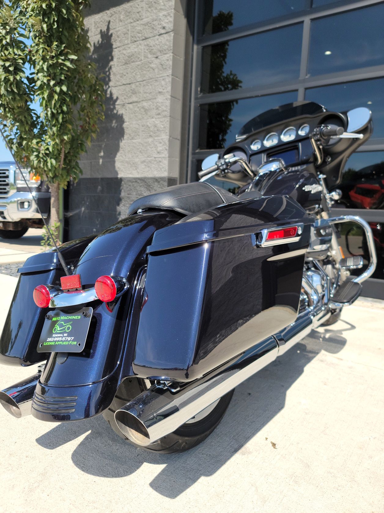2020 Harley-Davidson Street Glide® in Kenosha, Wisconsin - Photo 8