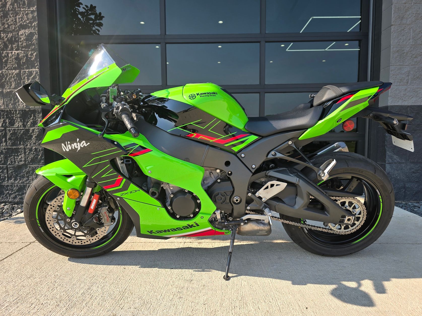 2023 Kawasaki Ninja ZX-10R KRT Edition in Kenosha, Wisconsin - Photo 2