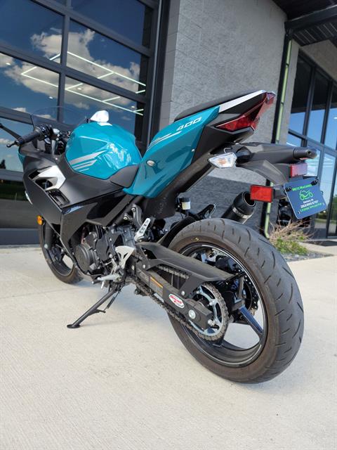 2021 Kawasaki Ninja 400 in Kenosha, Wisconsin - Photo 6
