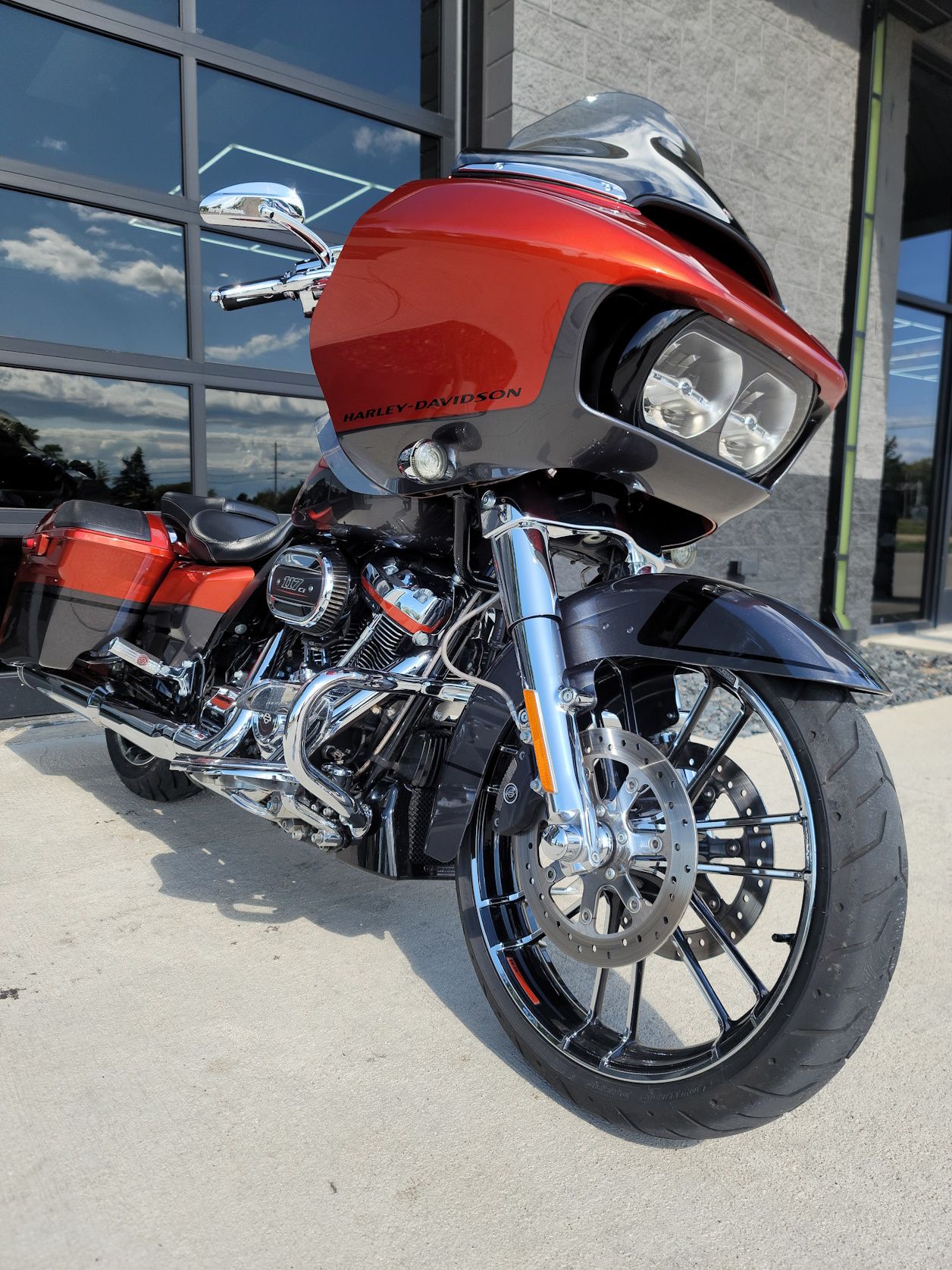 2018 Harley-Davidson CVO™ Road Glide® in Kenosha, Wisconsin - Photo 3