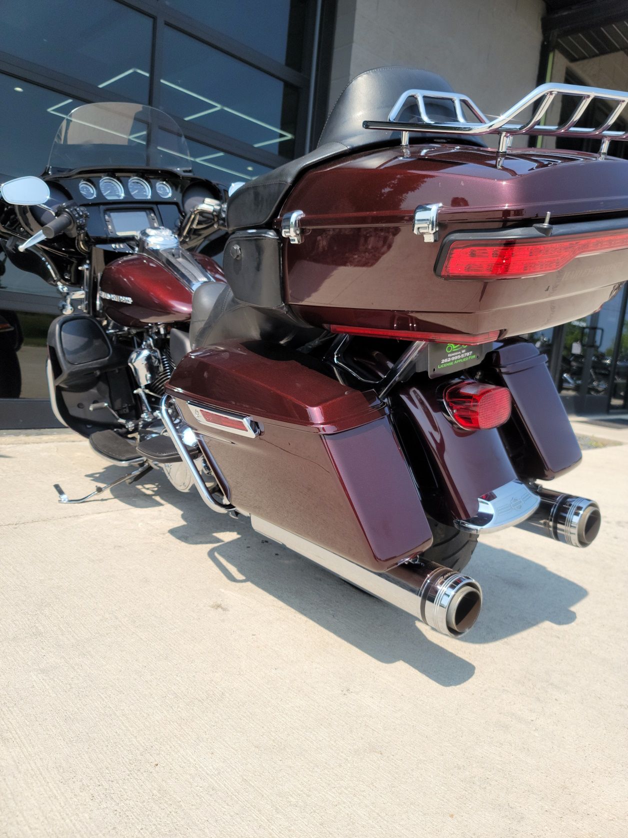 2018 Harley-Davidson Electra Glide® Ultra Classic® in Kenosha, Wisconsin - Photo 6