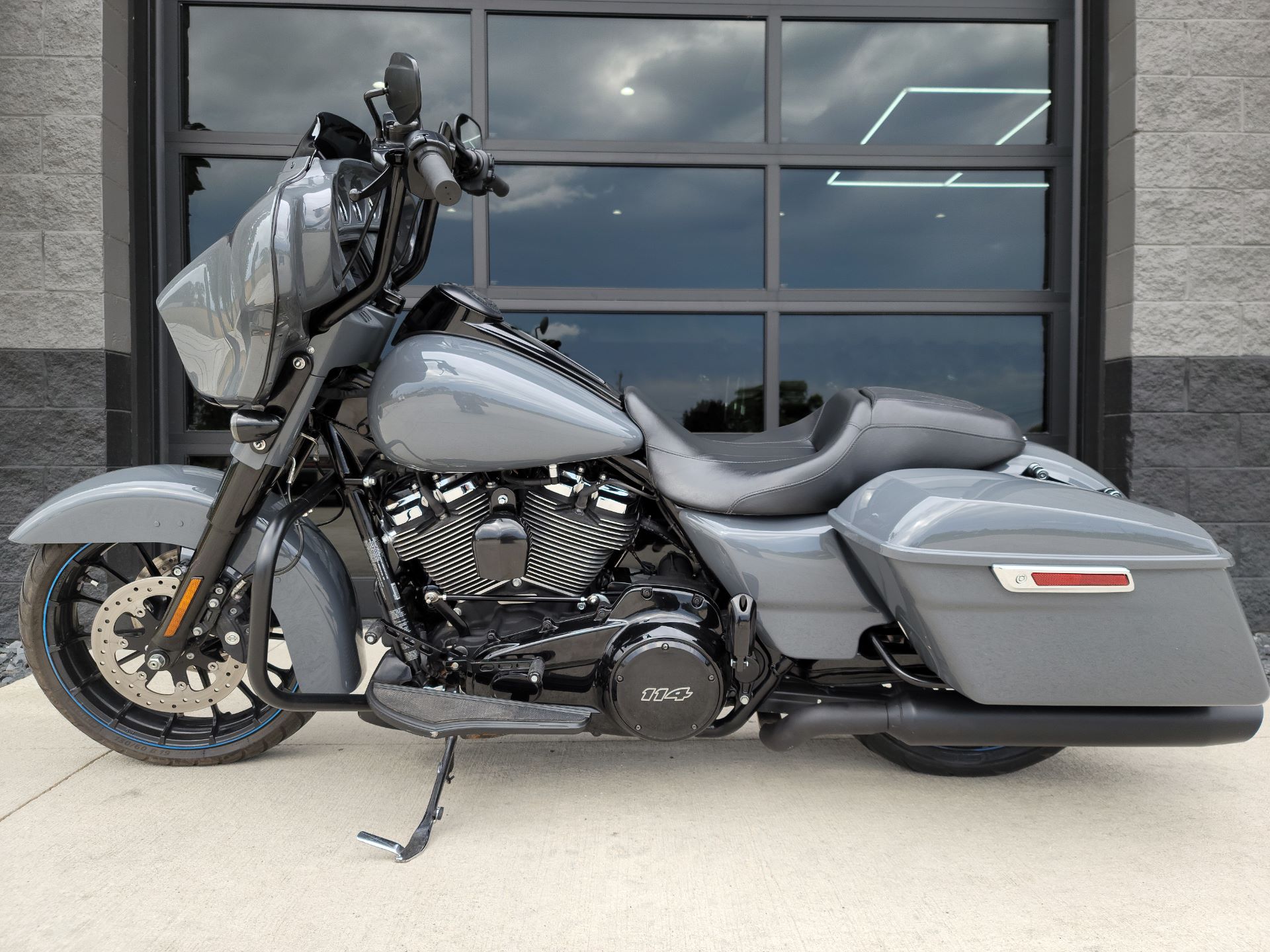 2019 Harley-Davidson Street Glide® Special in Kenosha, Wisconsin - Photo 2