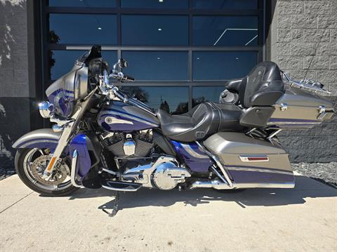 2016 Harley-Davidson CVO™ Limited in Kenosha, Wisconsin - Photo 2