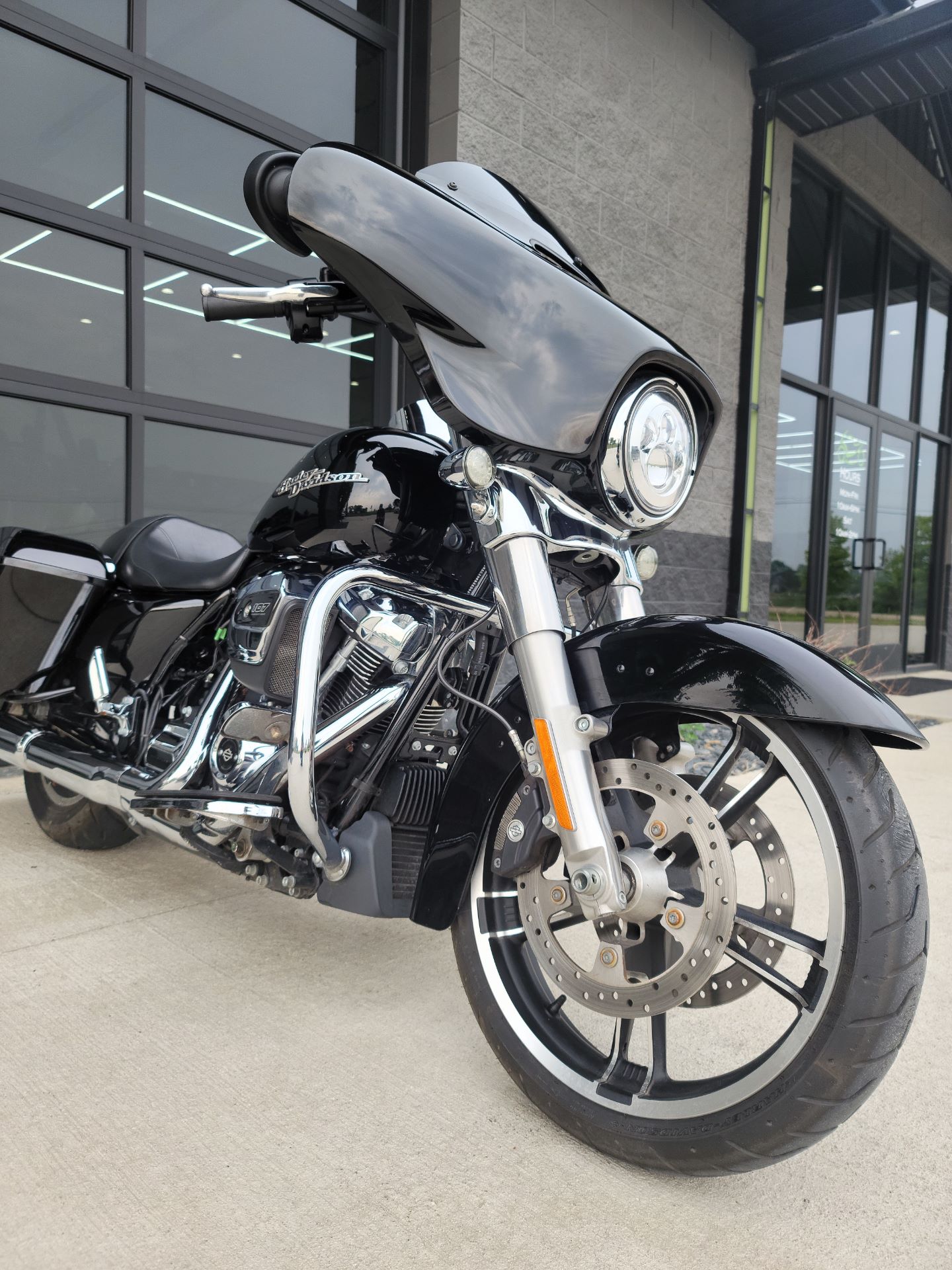 2019 Harley-Davidson Street Glide® in Kenosha, Wisconsin - Photo 3