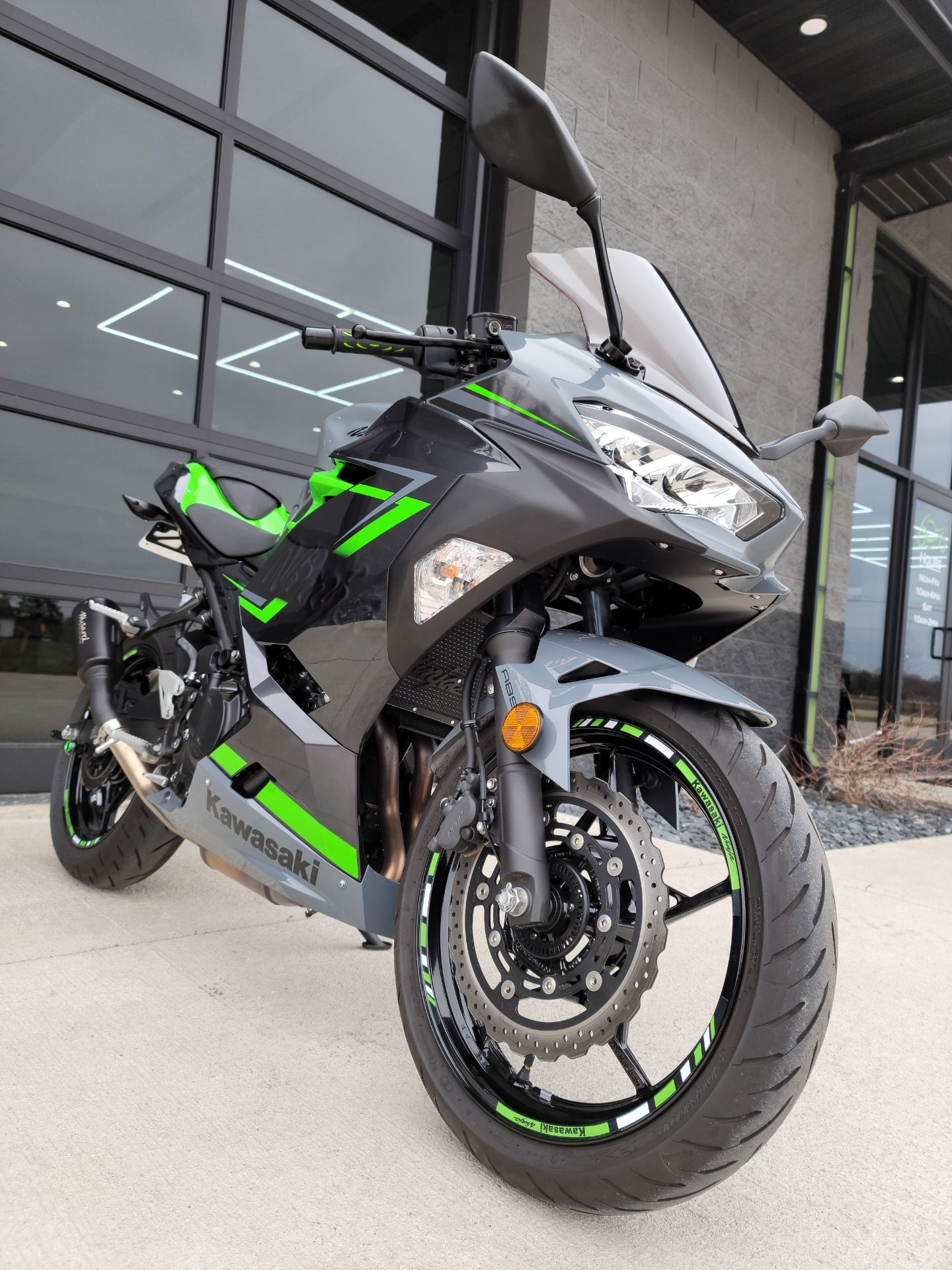 2019 Kawasaki Ninja 400 ABS in Kenosha, Wisconsin - Photo 3