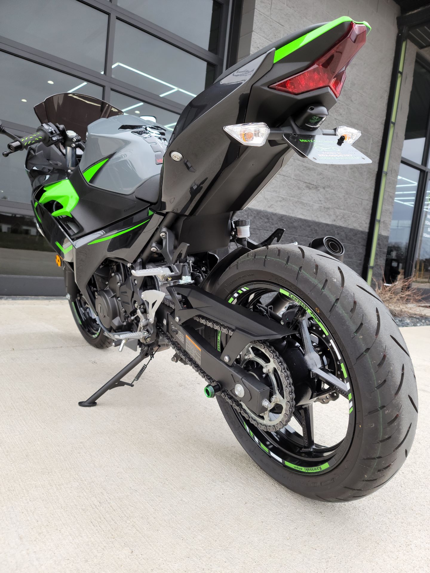 2019 Kawasaki Ninja 400 ABS in Kenosha, Wisconsin - Photo 6