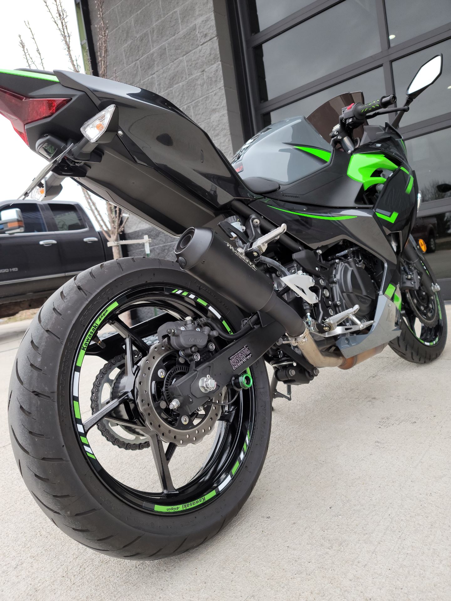 2019 Kawasaki Ninja 400 ABS in Kenosha, Wisconsin - Photo 8