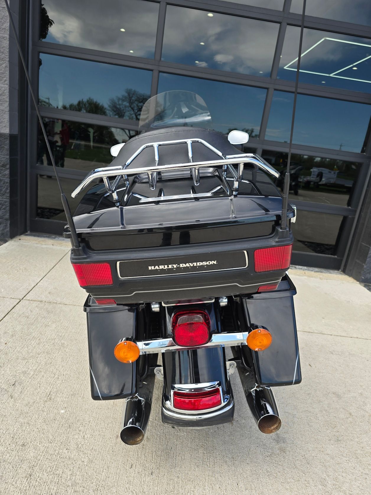 2011 Harley-Davidson Electra Glide® Ultra Limited in Kenosha, Wisconsin - Photo 7