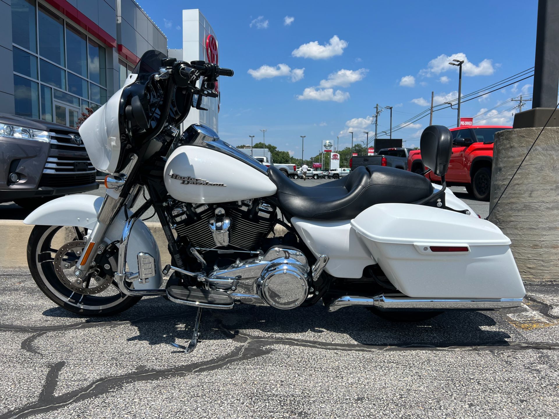 2017 Harley-Davidson Street Glide® Special in Salisbury, Maryland - Photo 19