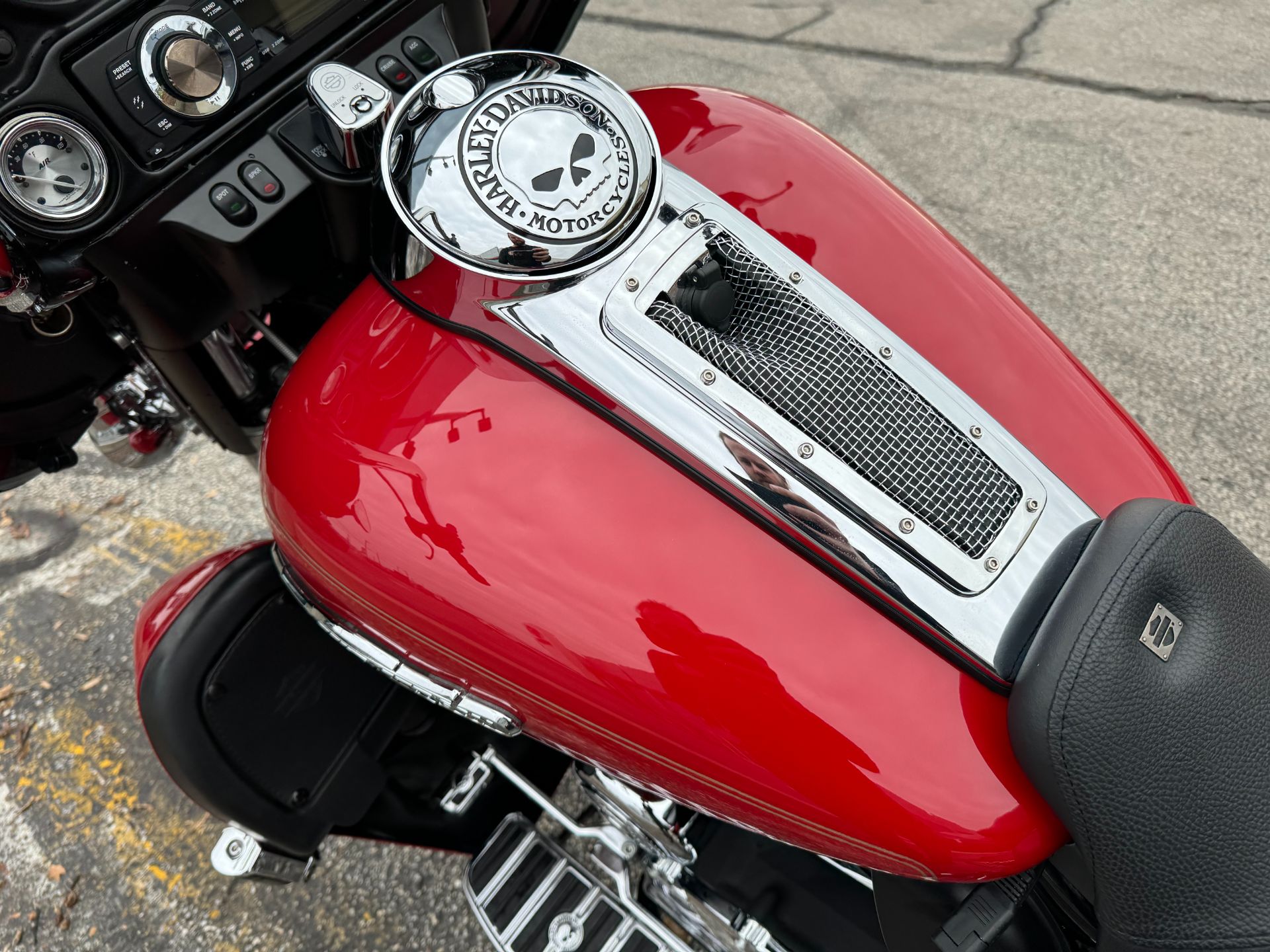 2011 Harley-Davidson Ultra Classic® Electra Glide® in Salisbury, Maryland - Photo 26