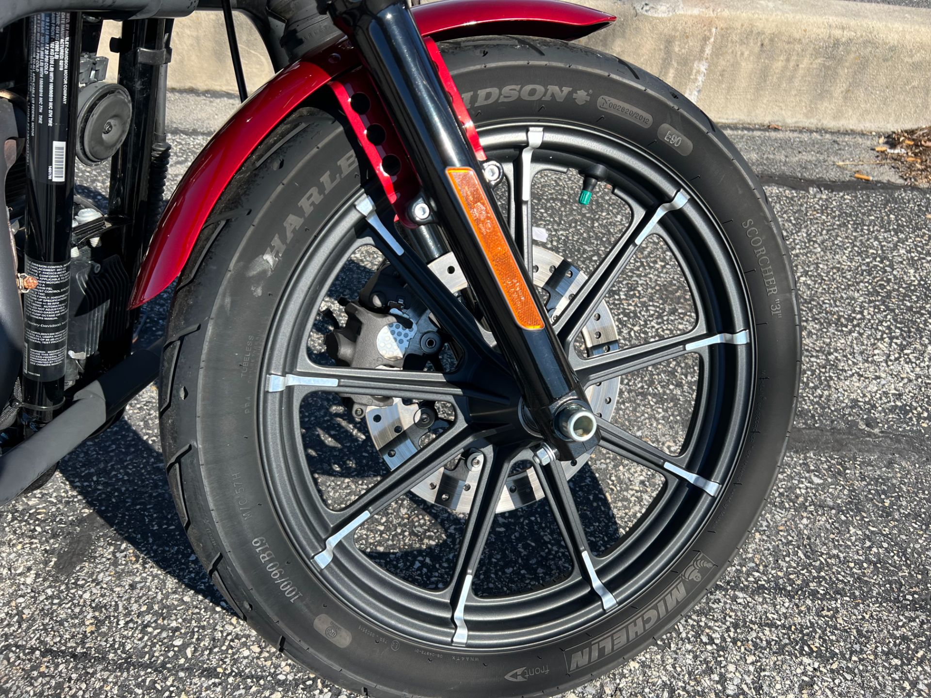 2019 Harley-Davidson Iron 883™ in Salisbury, Maryland - Photo 4
