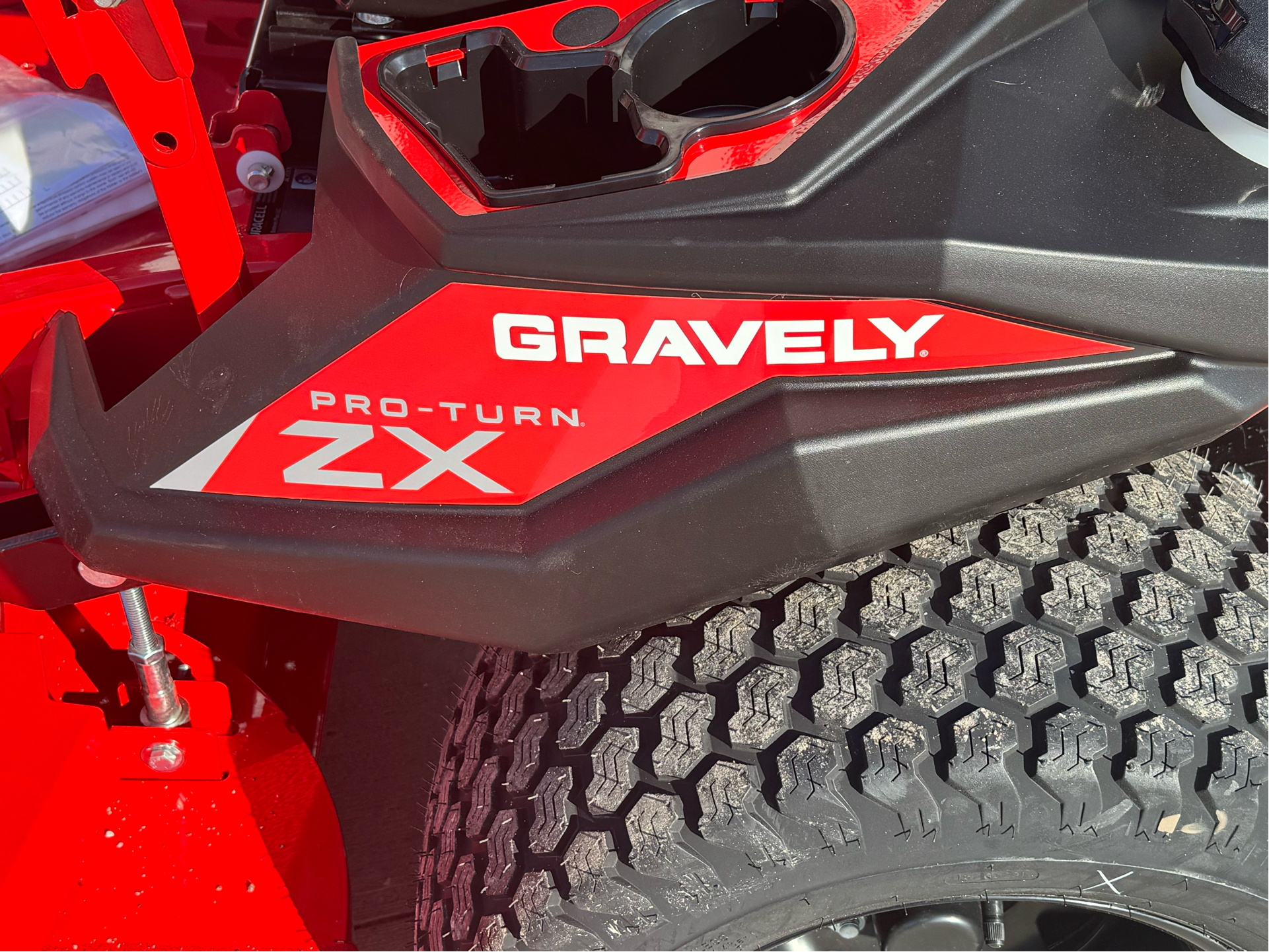 2024 Gravely USA Pro-Turn ZX 60 in. Kawasaki FX730V 23.5 hp in Kansas City, Kansas - Photo 17