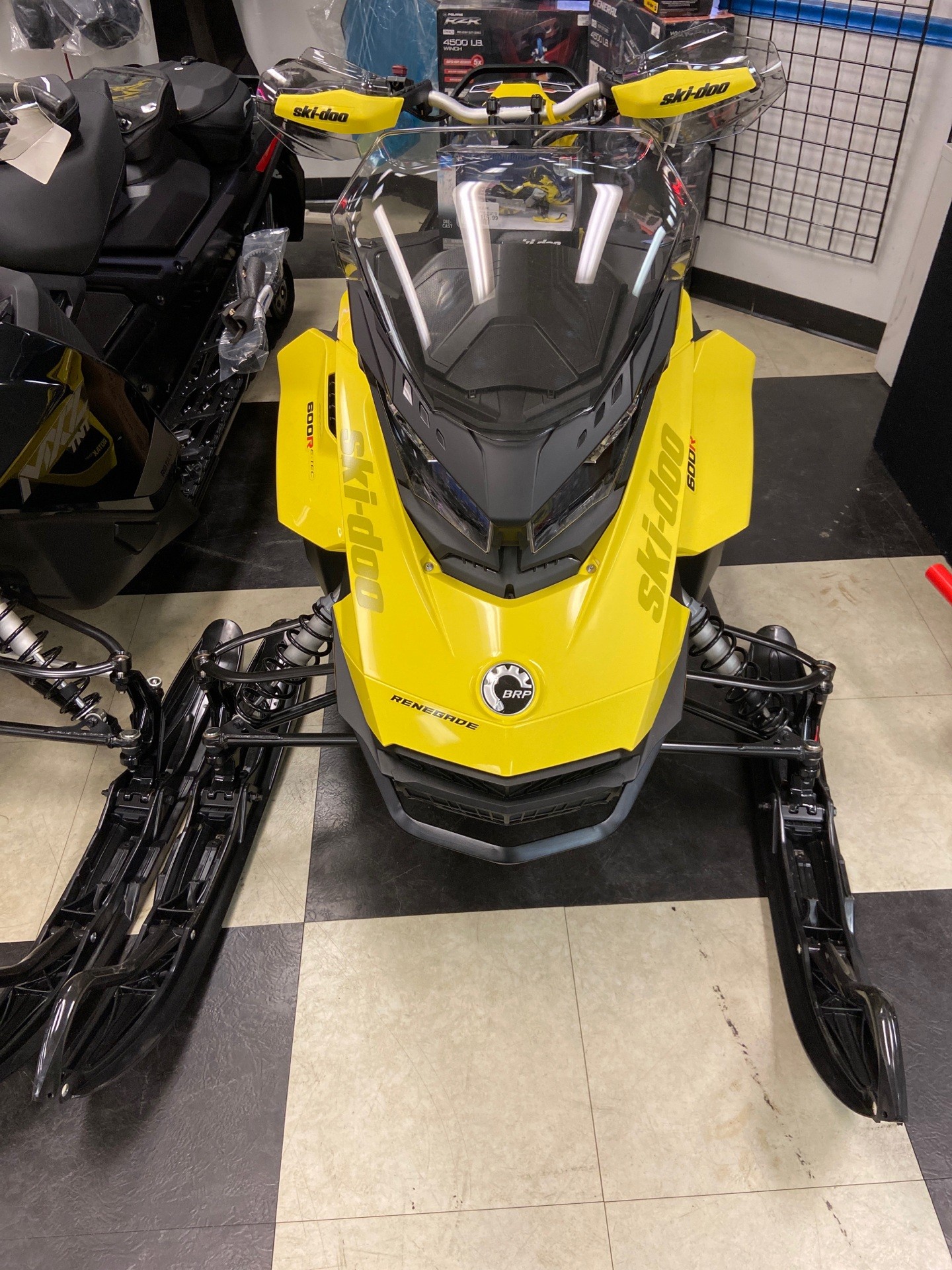 2021 Ski-Doo Renegade Adrenaline 600R E-TEC ES RipSaw 1.25 Snowmobiles ...