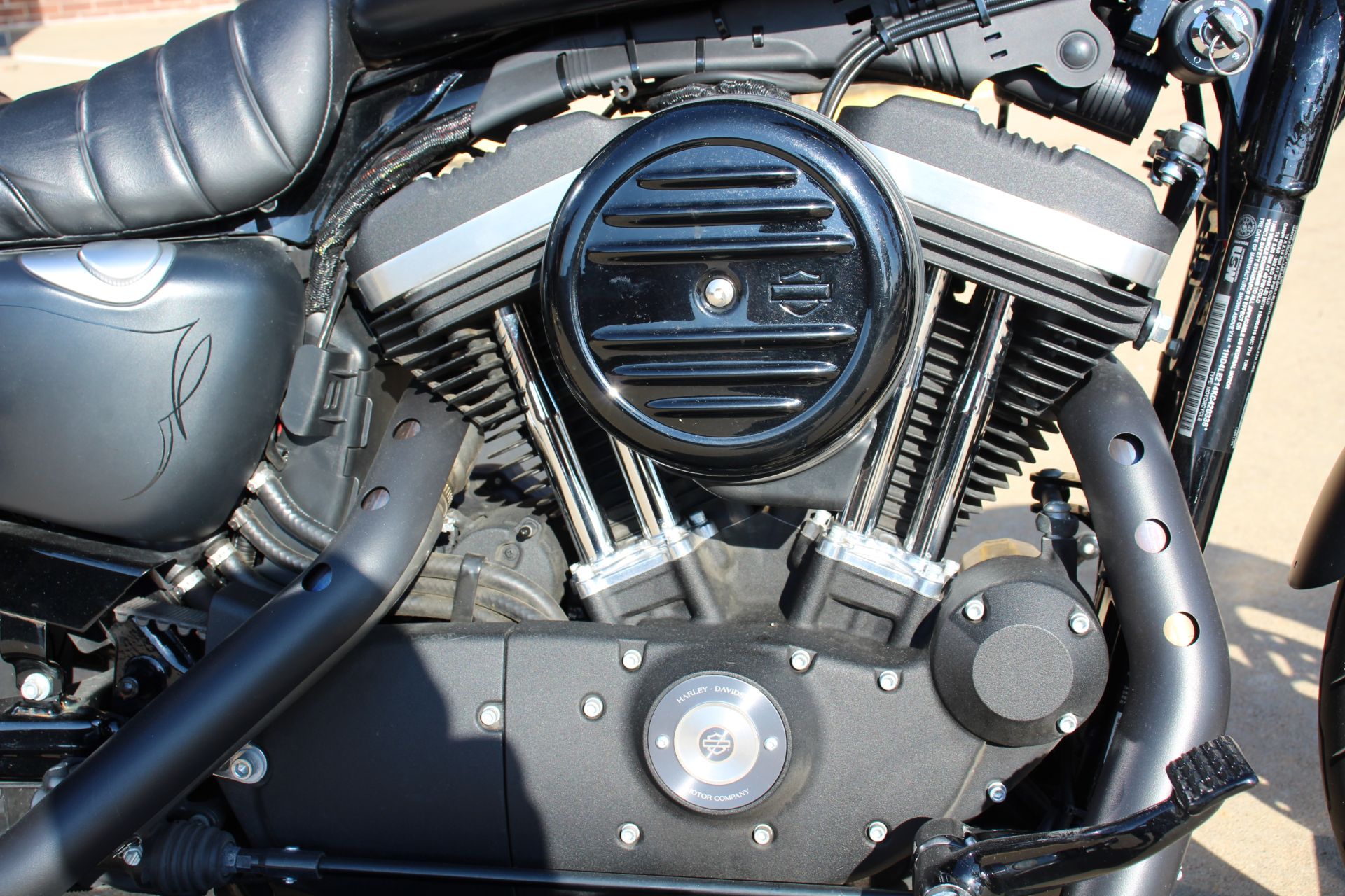 2019 Harley-Davidson Iron 883™ in Flint, Michigan - Photo 13