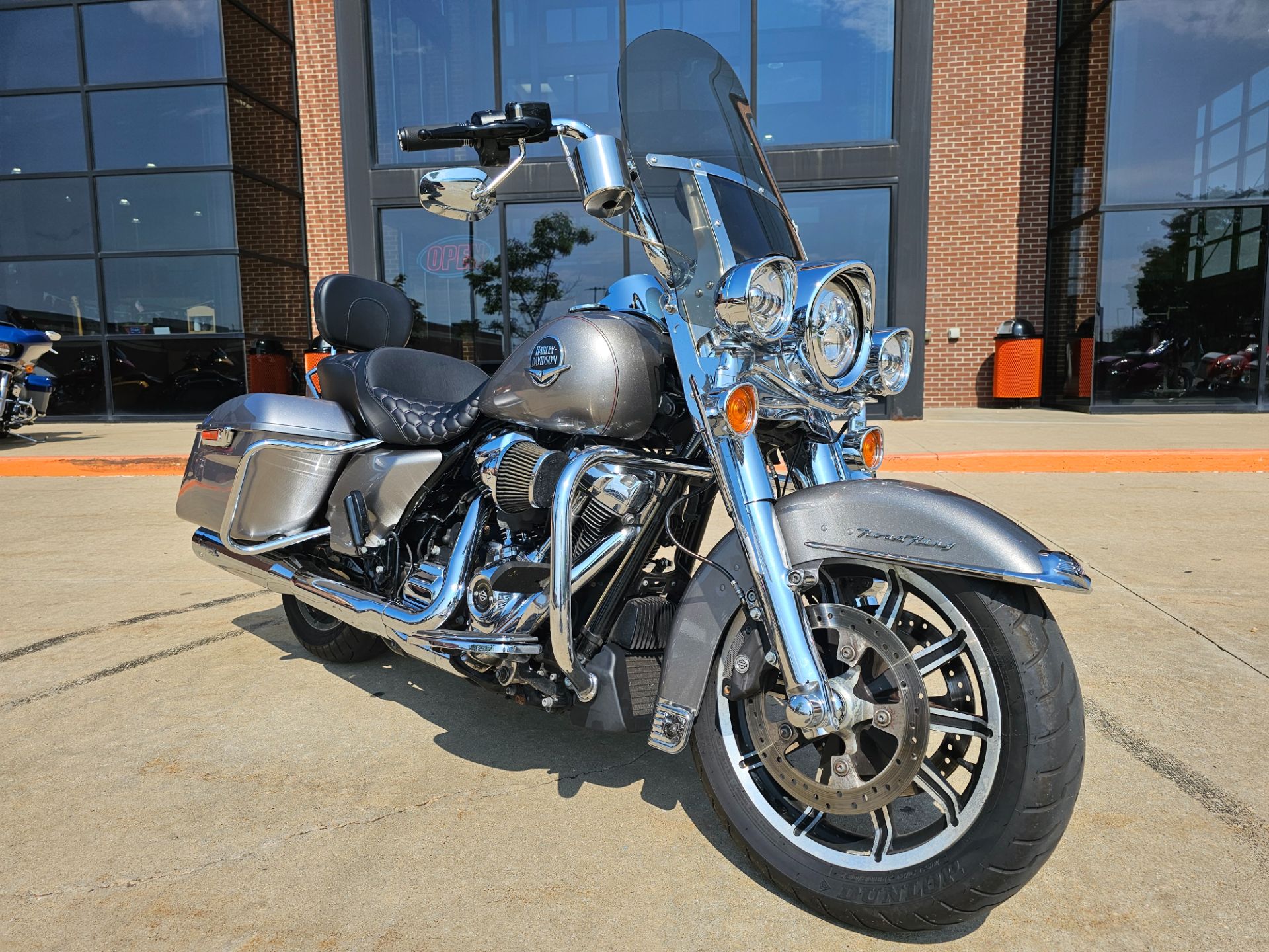 2017 Harley-Davidson Road King® in Flint, Michigan - Photo 2