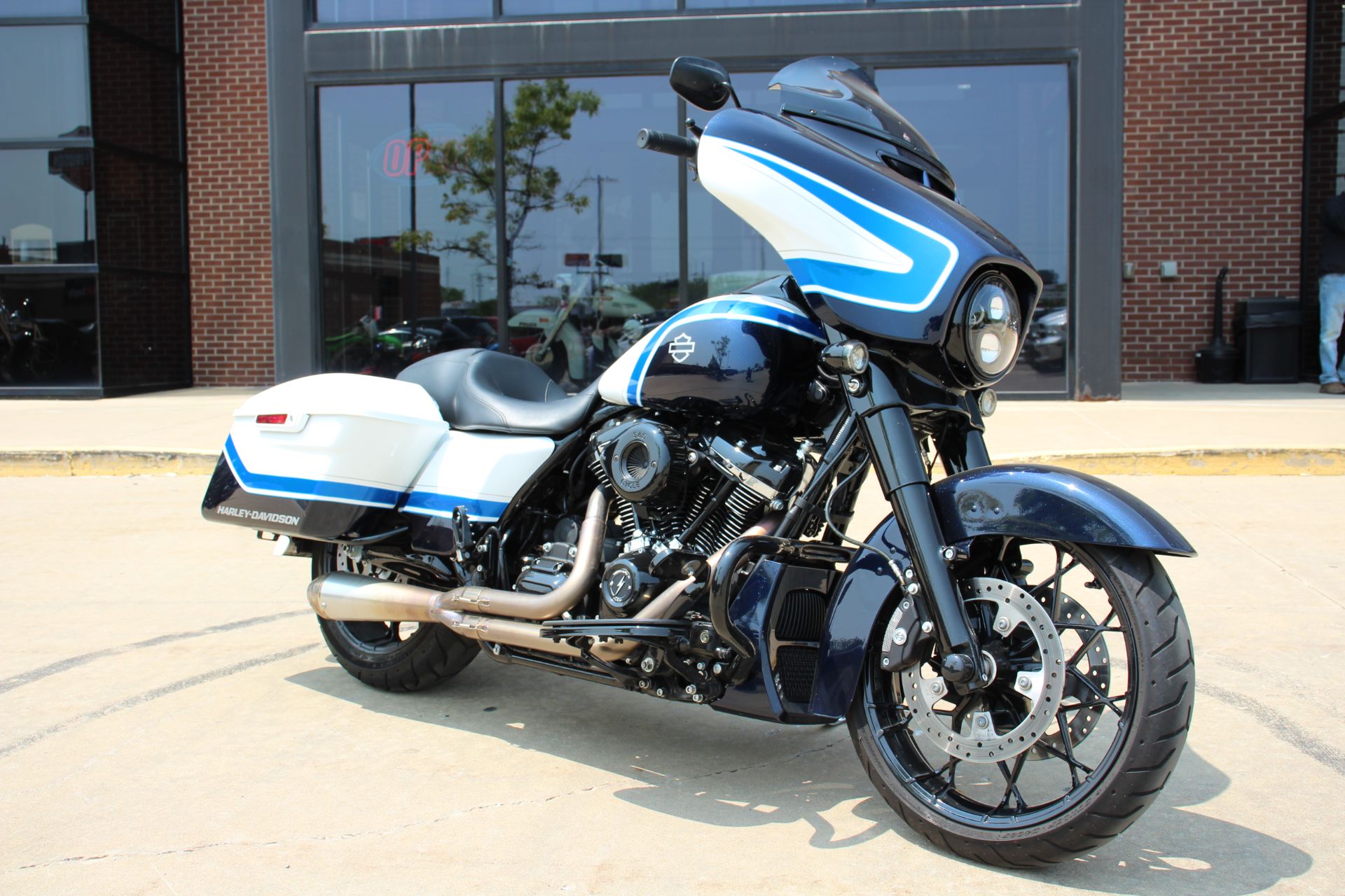 2021 Harley-Davidson Street Glide® Special in Flint, Michigan - Photo 3