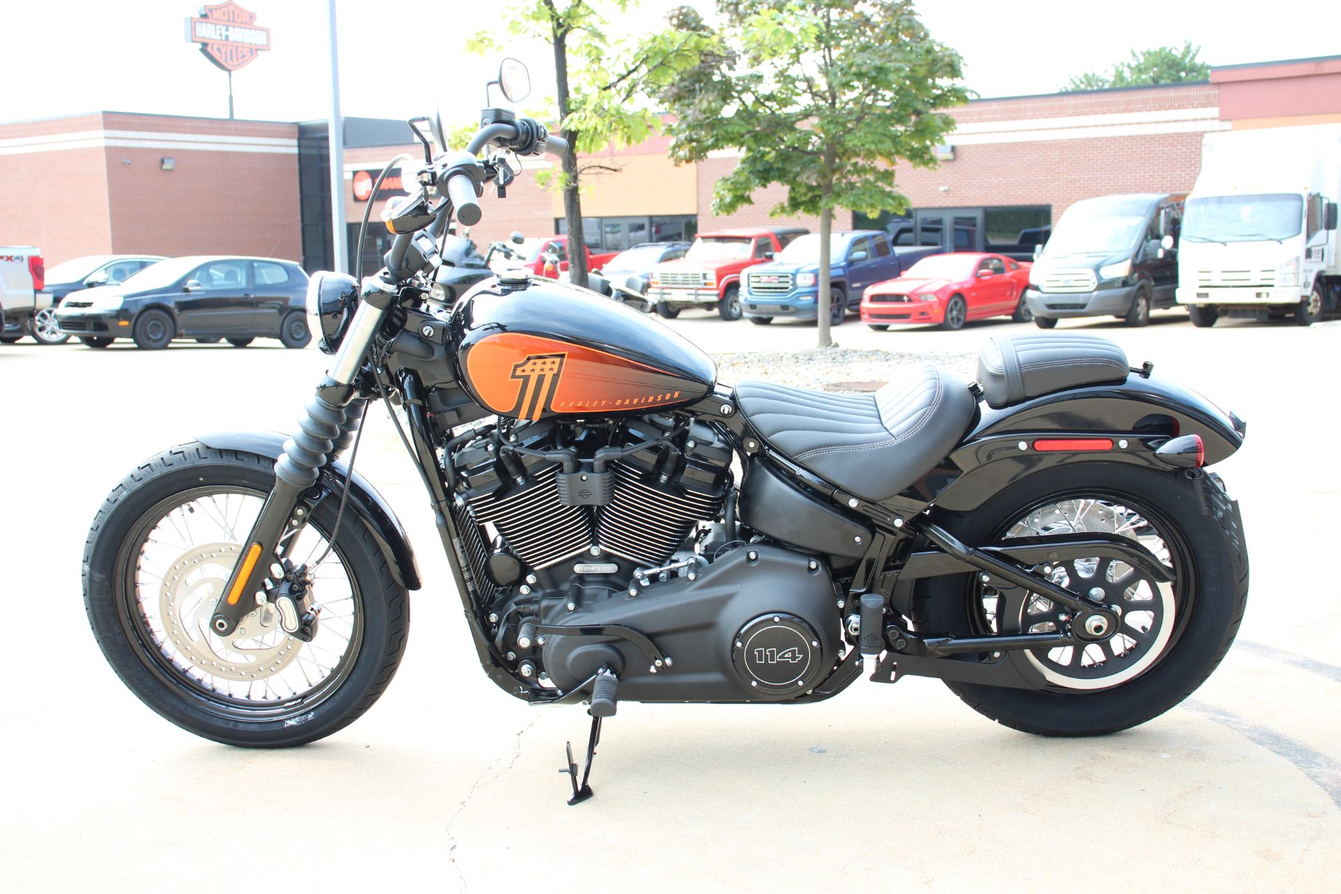 2023 Harley-Davidson Street Bob® 114 in Flint, Michigan - Photo 6