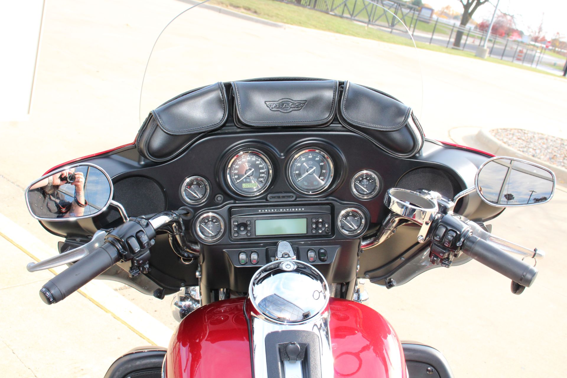 2013 Harley-Davidson Electra Glide® Ultra Limited in Flint, Michigan - Photo 9