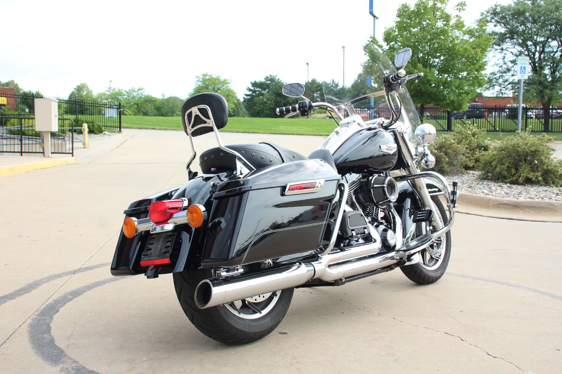 2015 Harley-Davidson Road King® in Flint, Michigan - Photo 8