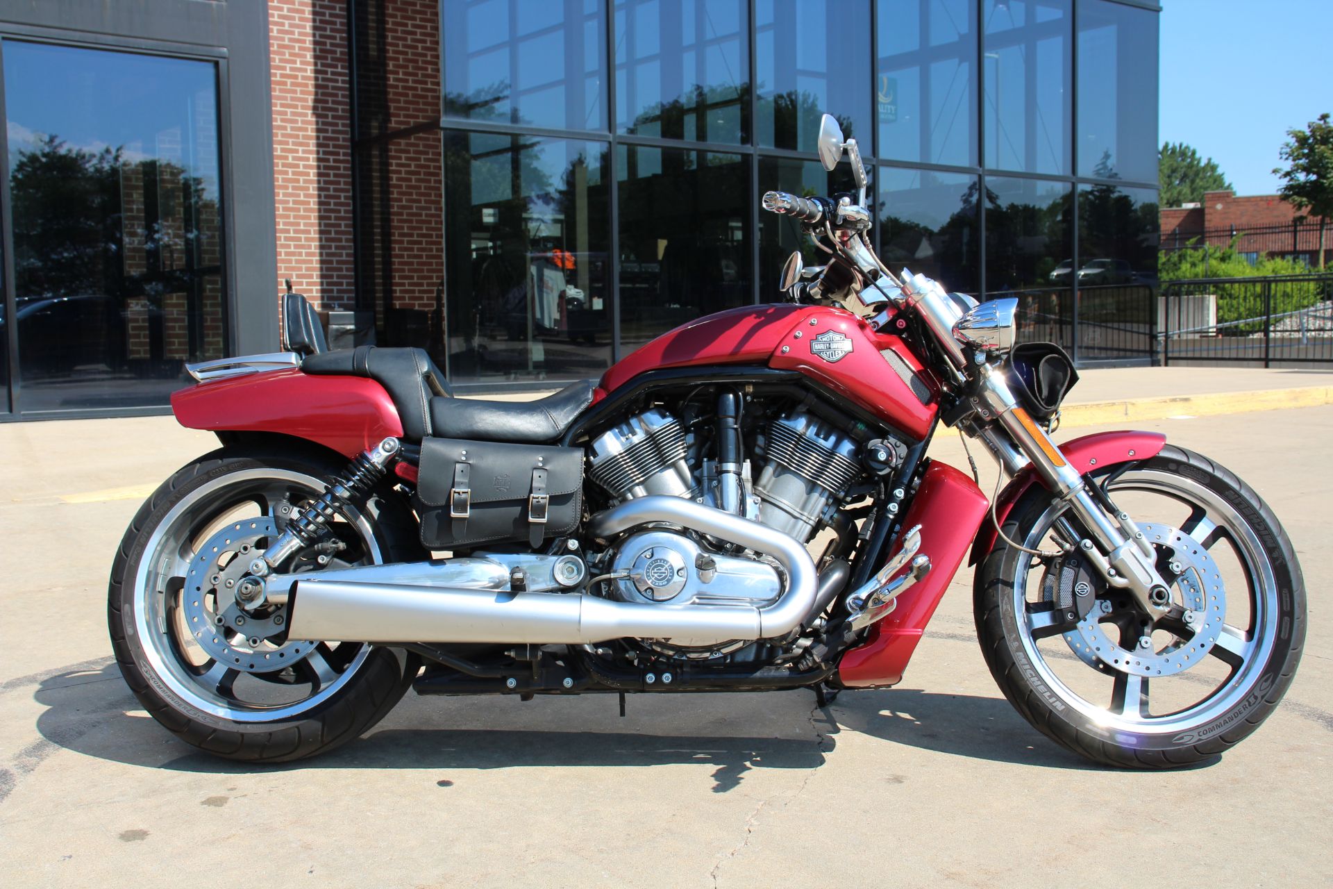 2011 Harley-Davidson V-Rod Muscle® in Flint, Michigan - Photo 2