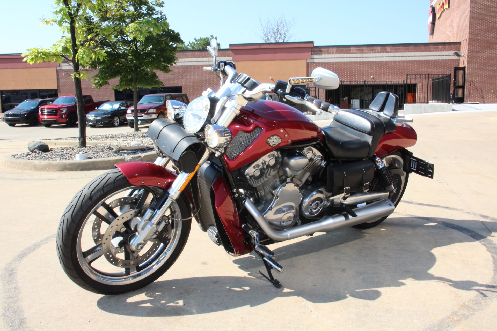 2011 Harley-Davidson V-Rod Muscle® in Flint, Michigan - Photo 6