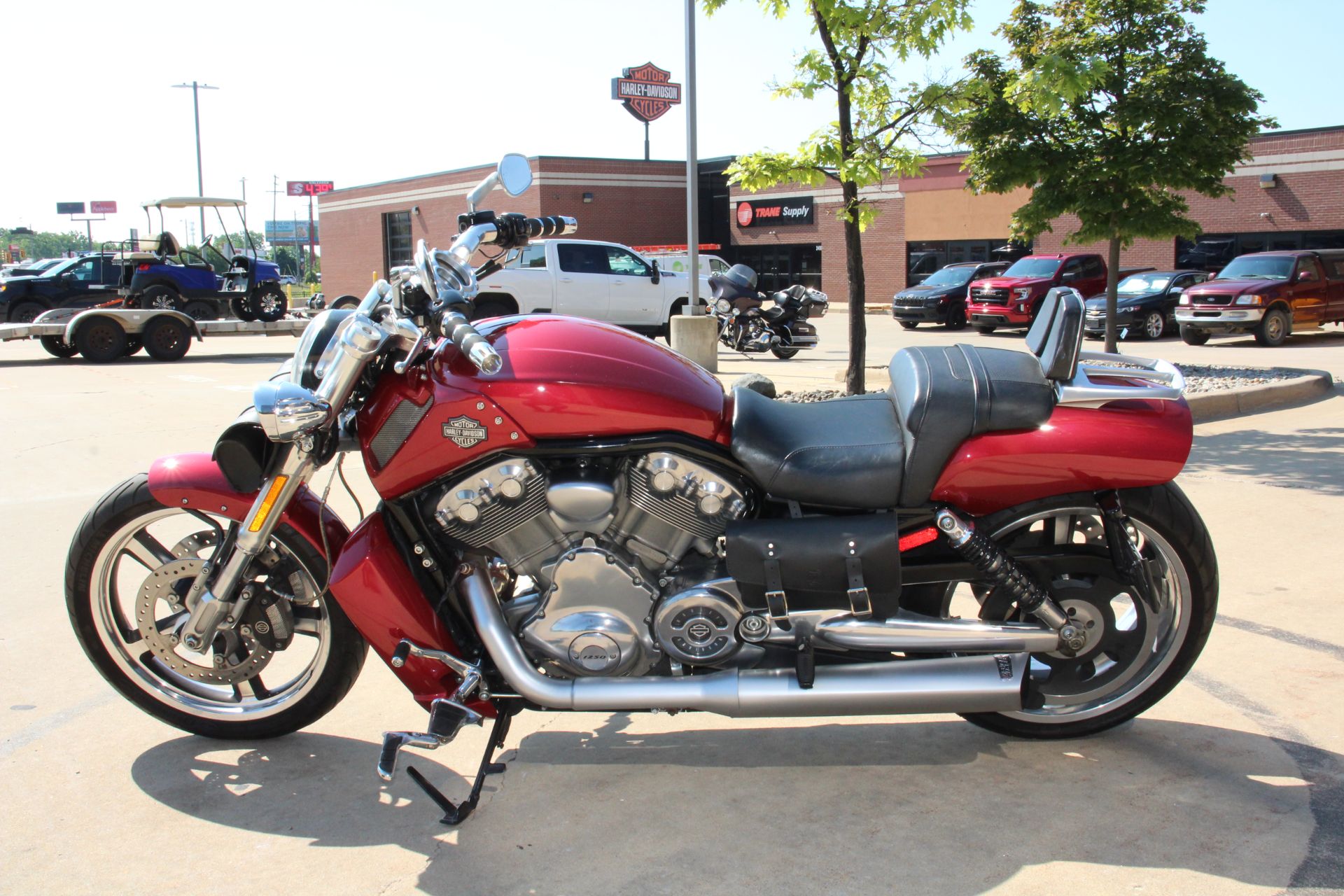 2011 Harley-Davidson V-Rod Muscle® in Flint, Michigan - Photo 7