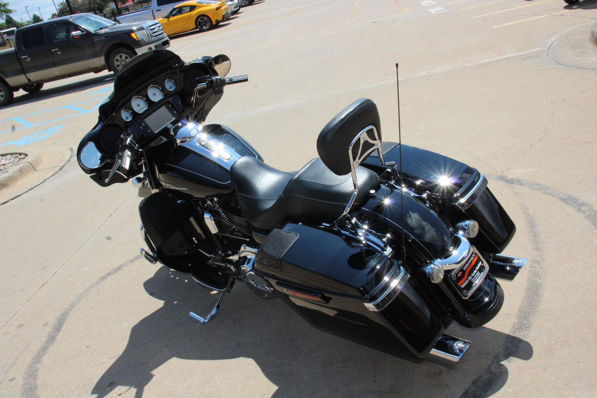 2015 Harley-Davidson Street Glide® Special in Flint, Michigan - Photo 6